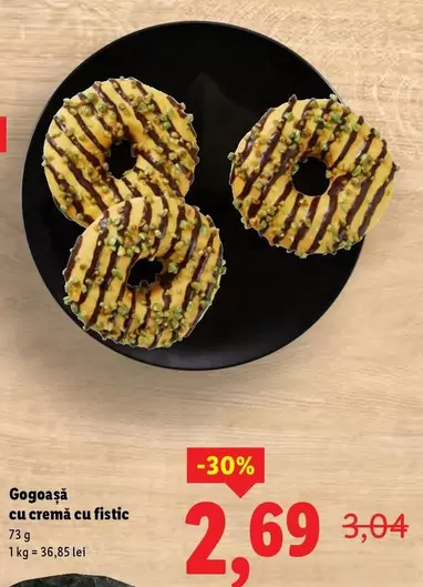 Gogoaşă cu cremă cu fistic