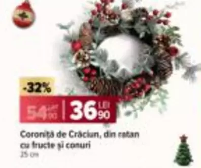 Coroniţă de Crăciun, din ratan cu fructe și conuri