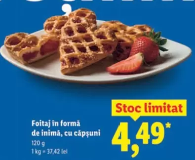 Foitaj în formă de inimă, cu căpşuni