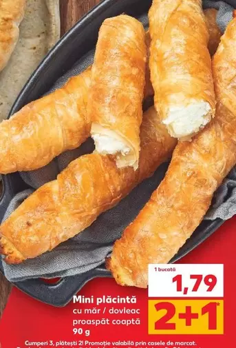 Mini plăcintă cu măr / dovleac proaspăt coaptă