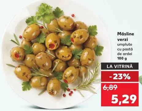 Măsline verzi umplute cu pastă de ardei