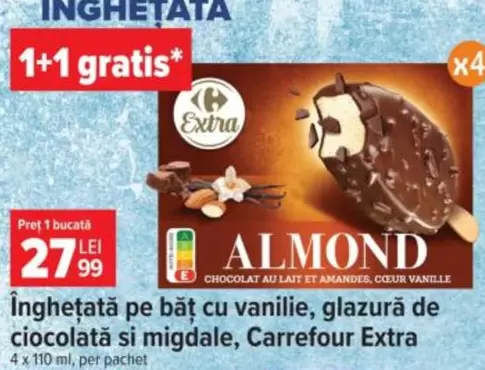 Înghețată pe băț cu vanilie, glazură de ciocolată și migdale