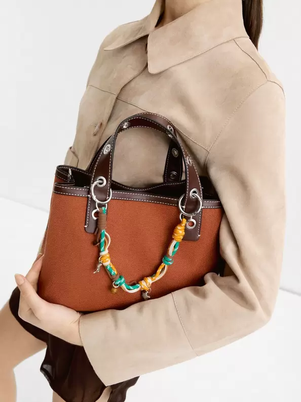 Tote bag with pendant