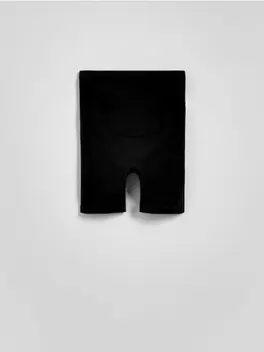 Seamless cycling shorts with wide waistband   15.99 EUR ONLINE EXCLUSIVE