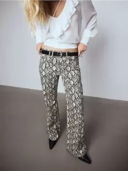 Leather belt with hair   24.99 EUR
