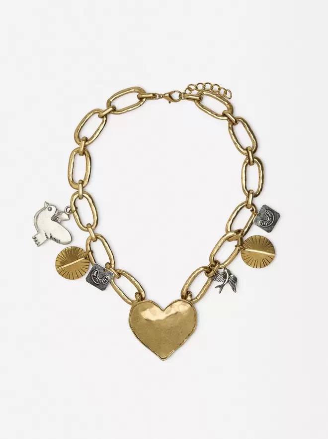 Necklace of links with heart