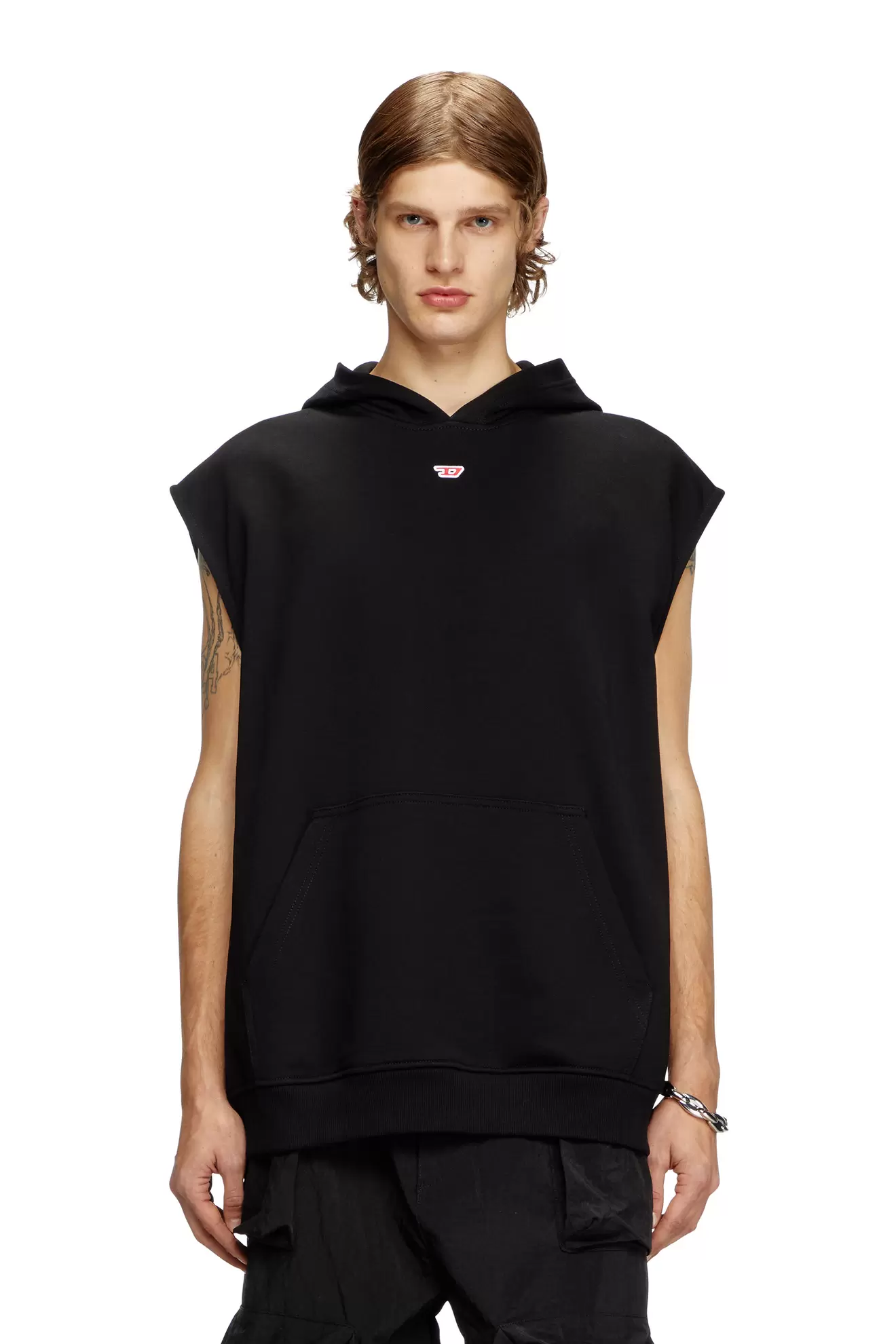 Sleeveless hoodie with D logo