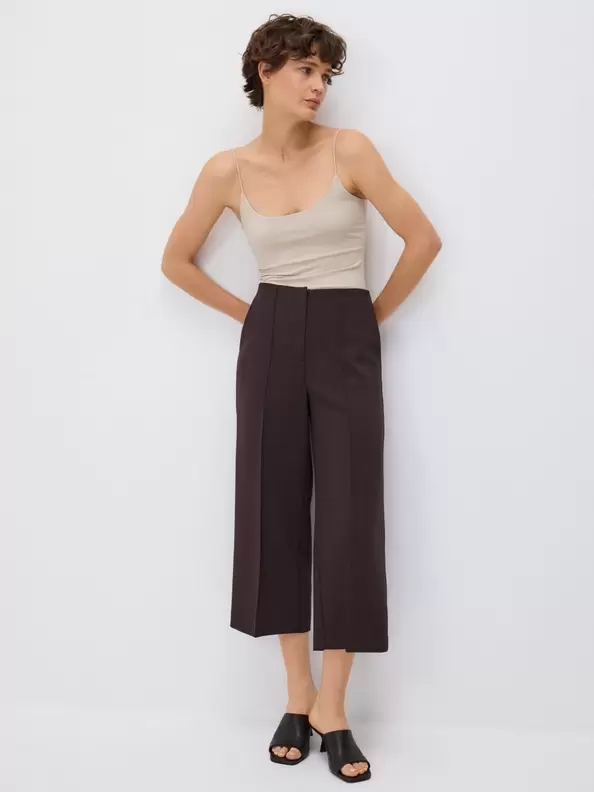 Pantaloni tip culotte la dungă