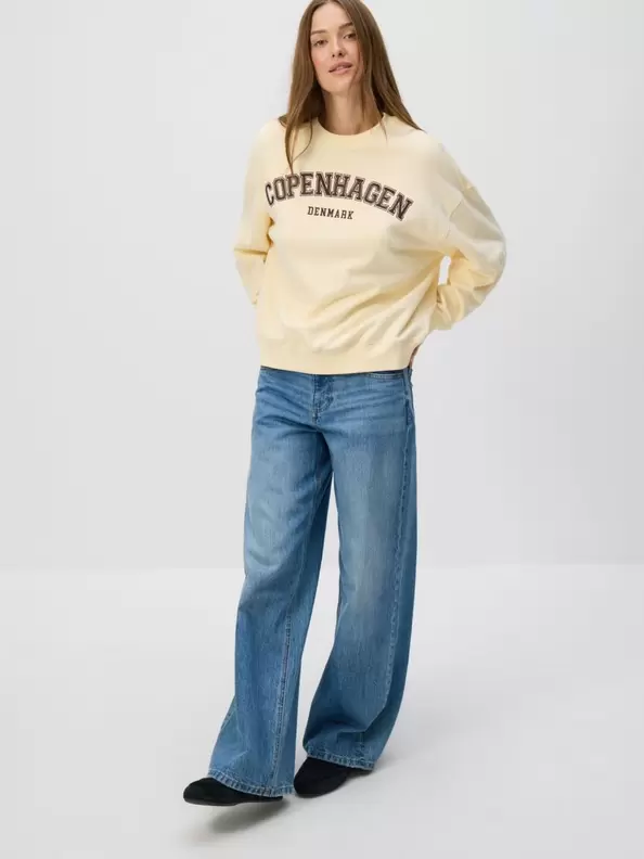 Hanorac cu text brodat