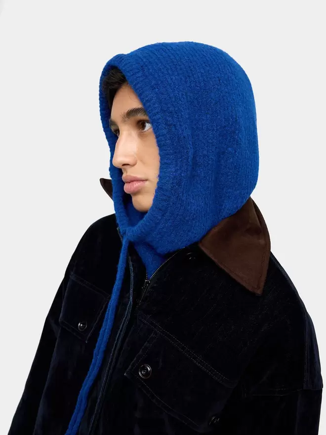 Knitted hat with straps