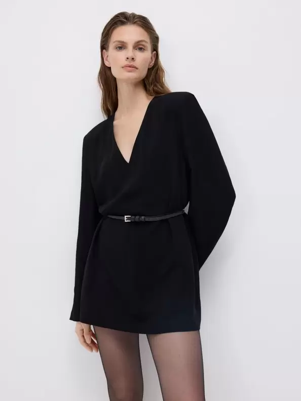 Rochie cu conținut ridicat de viscoză și adaos de in