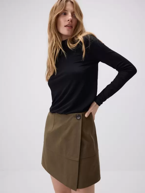 Fustă mini din imitație de piele întoarsă