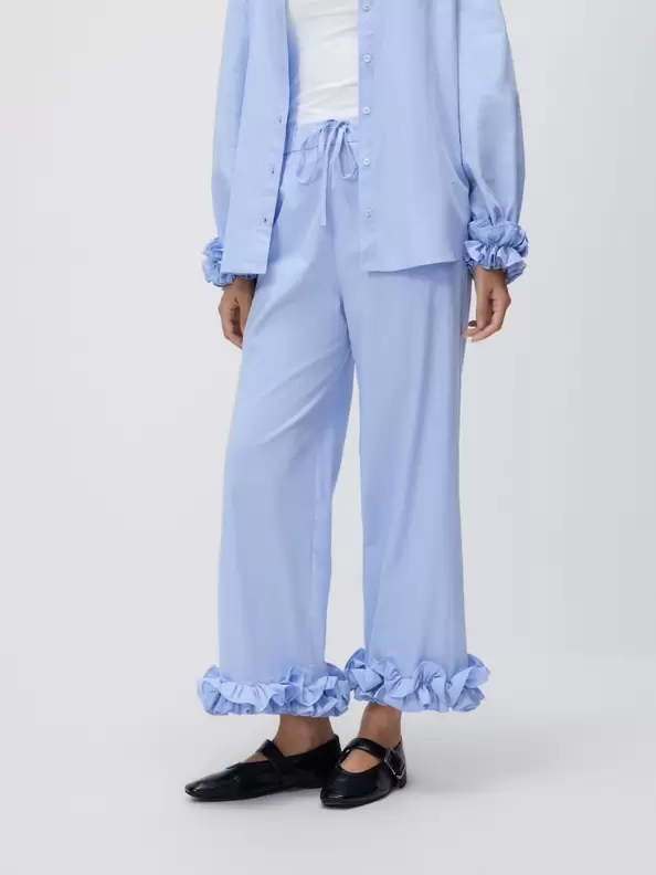 Pantaloni cu volănașe