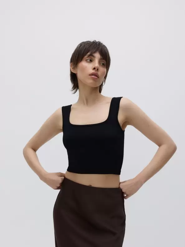 Top scurt cu bretele