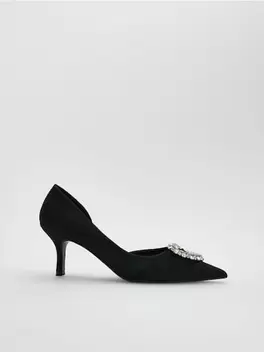 Pantofi escarpen cu aplicație