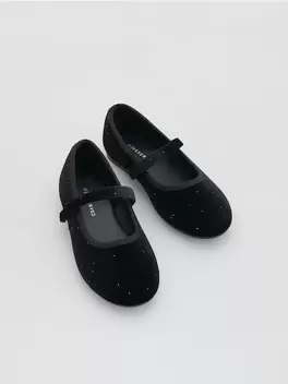 Balerini din catifea neagră