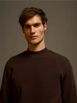 Bluză sport cu guler înalt