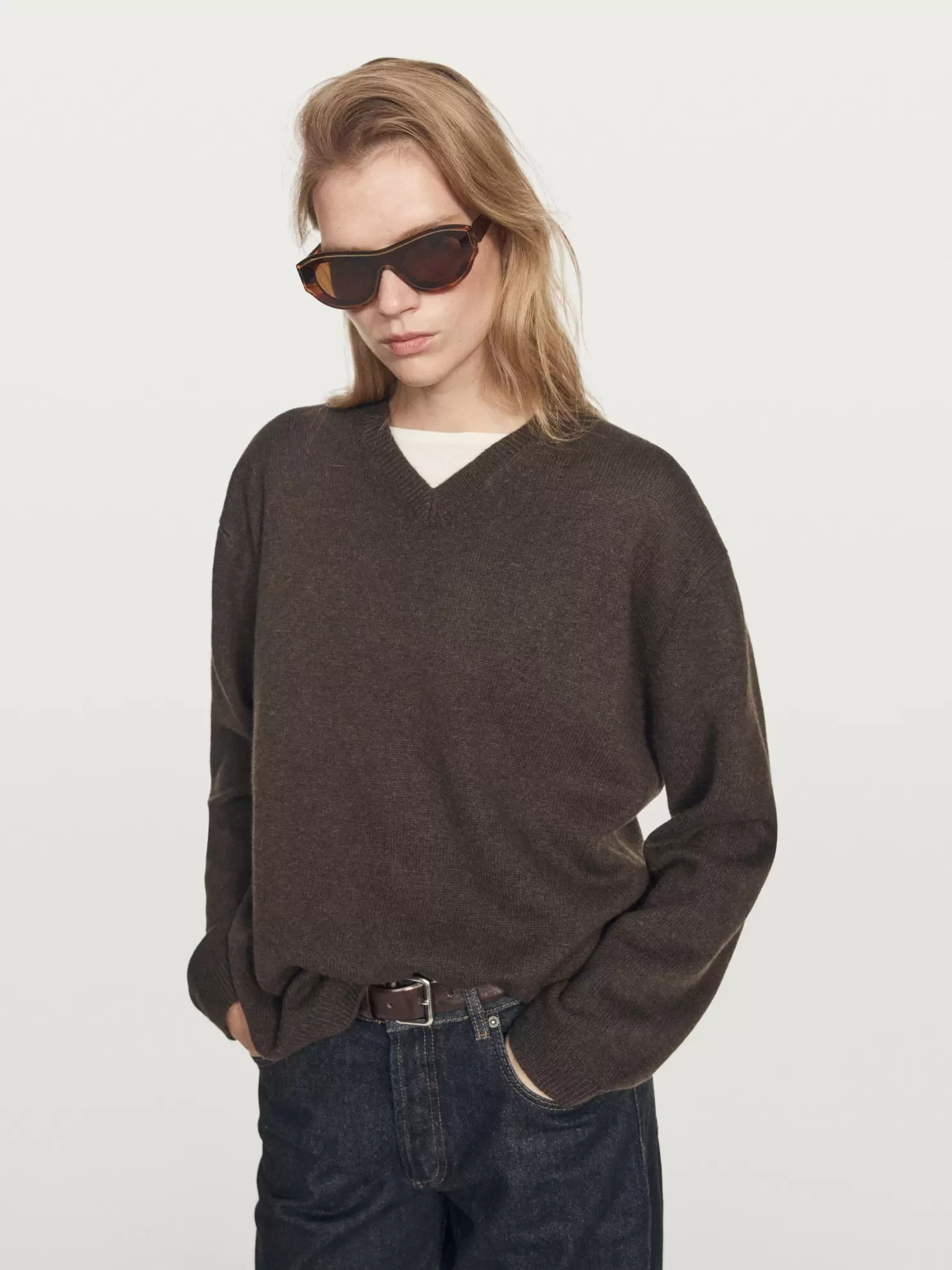 Oversize V-neck knit sweater
