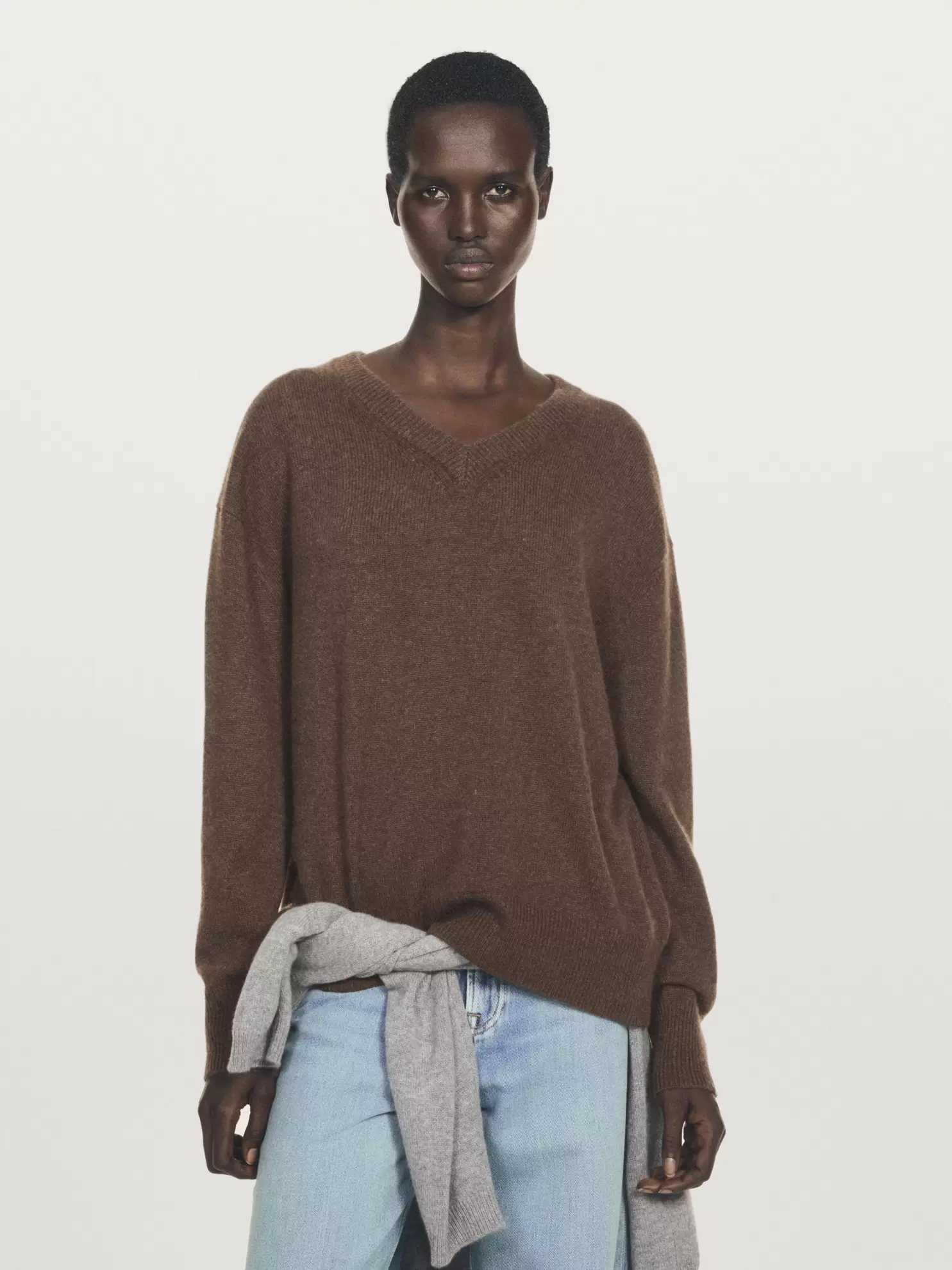 Cashmere V-neck knit sweater