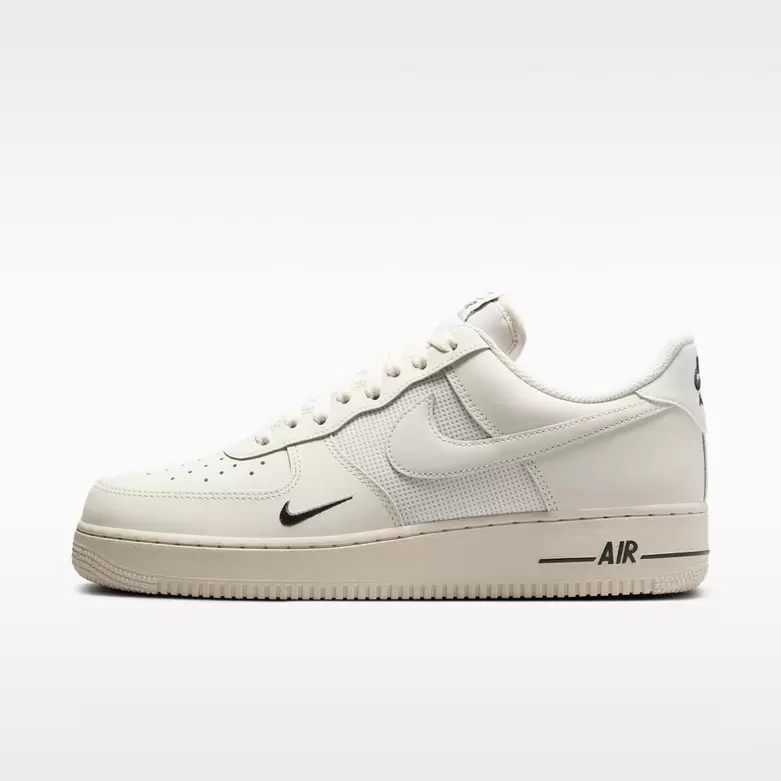 Nike Air Force 1 '07 LV8