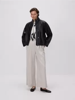 Jachetă din piele de oaie