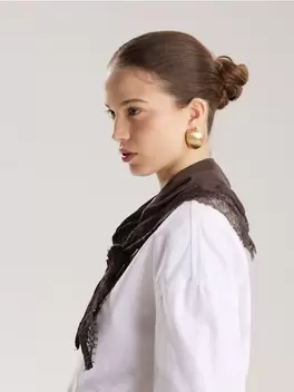 Eșarfă cu dantelă