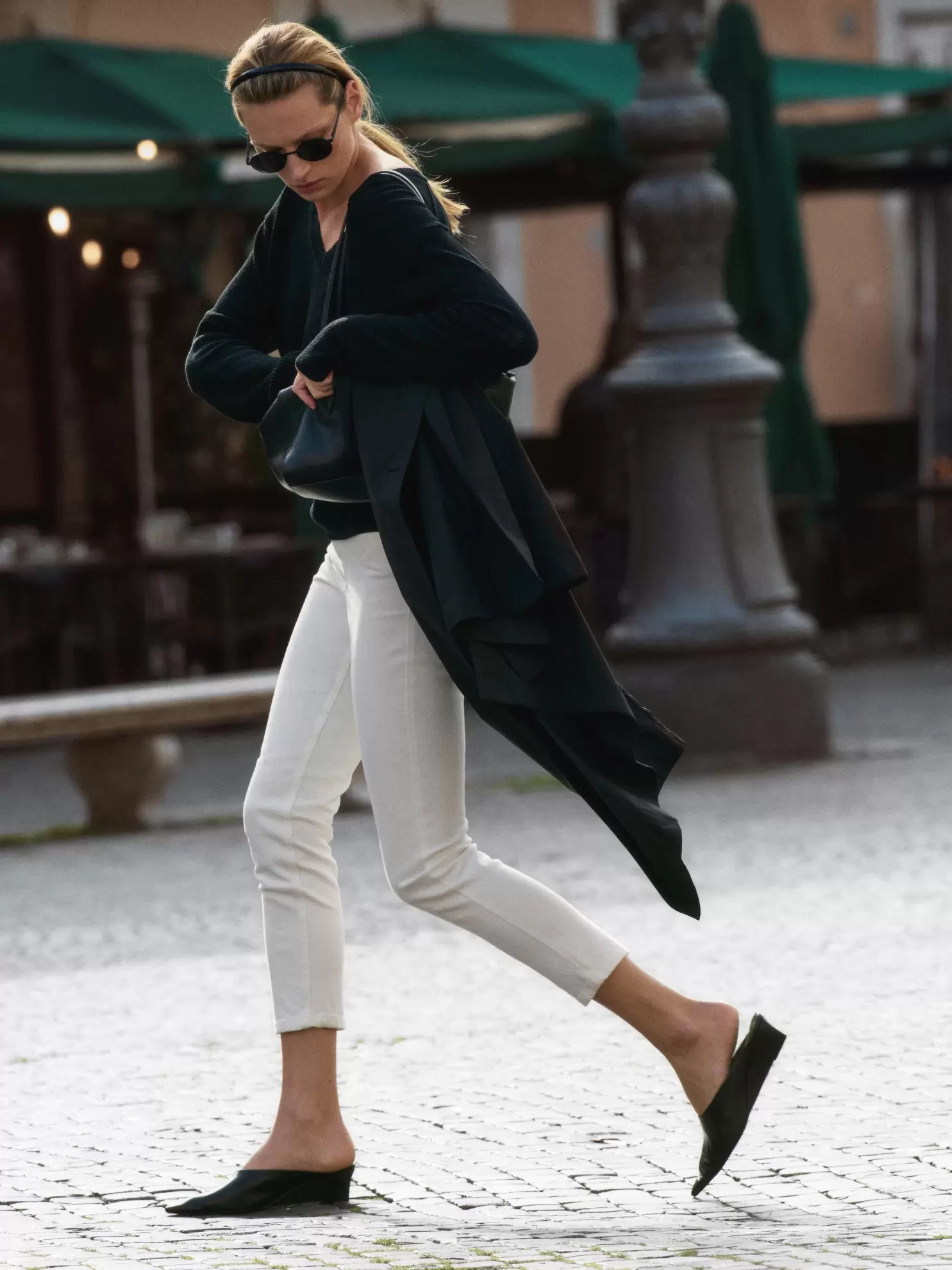 Linen V-neck knit sweater