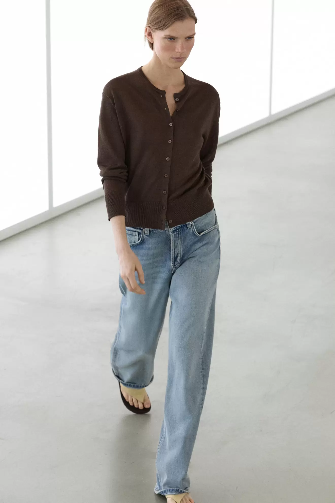 Linen knit cardigan with buttons