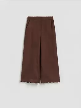 Pantaloni din material majoritar in