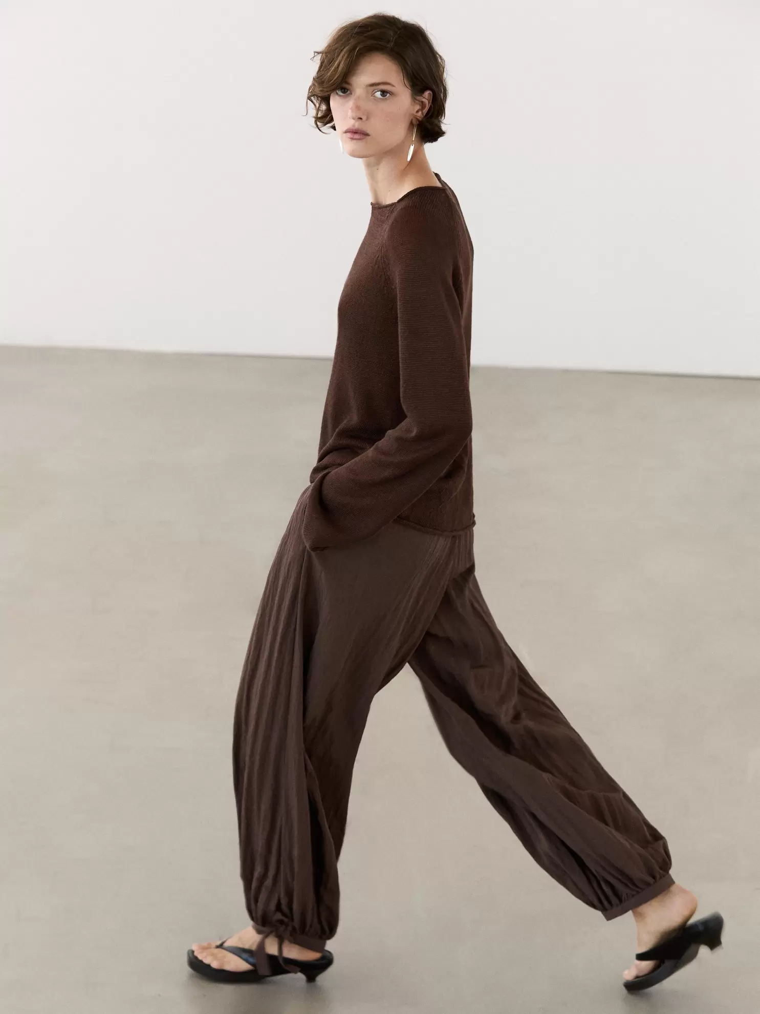 Linen knit crew neck sweater