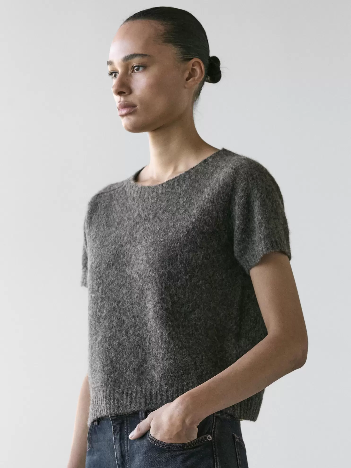 Short knit alpaca and wool sweater