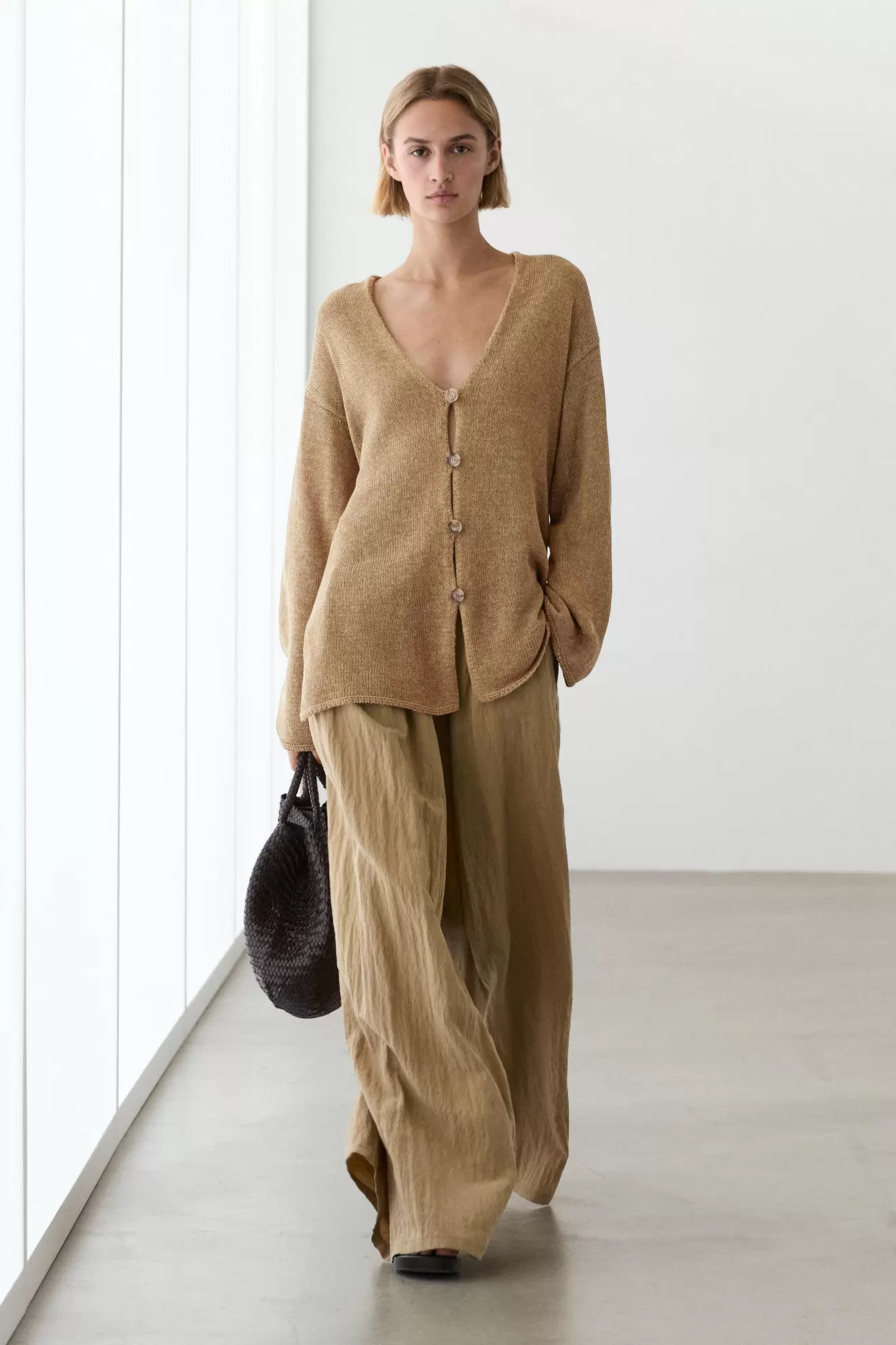 Long knit V-neck cardigan