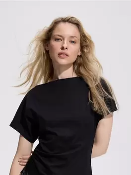 Tricou cu dantelă