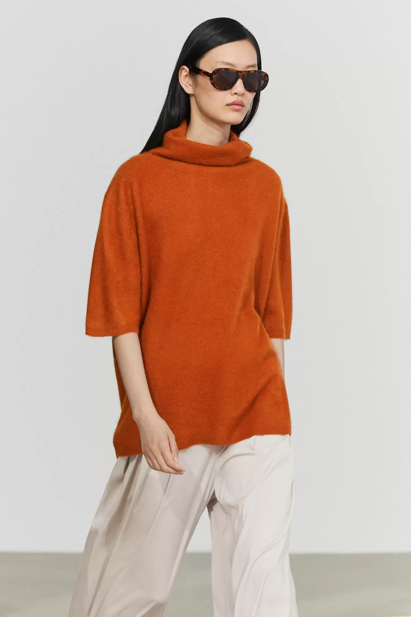 100% wool short-sleeve knit sweater