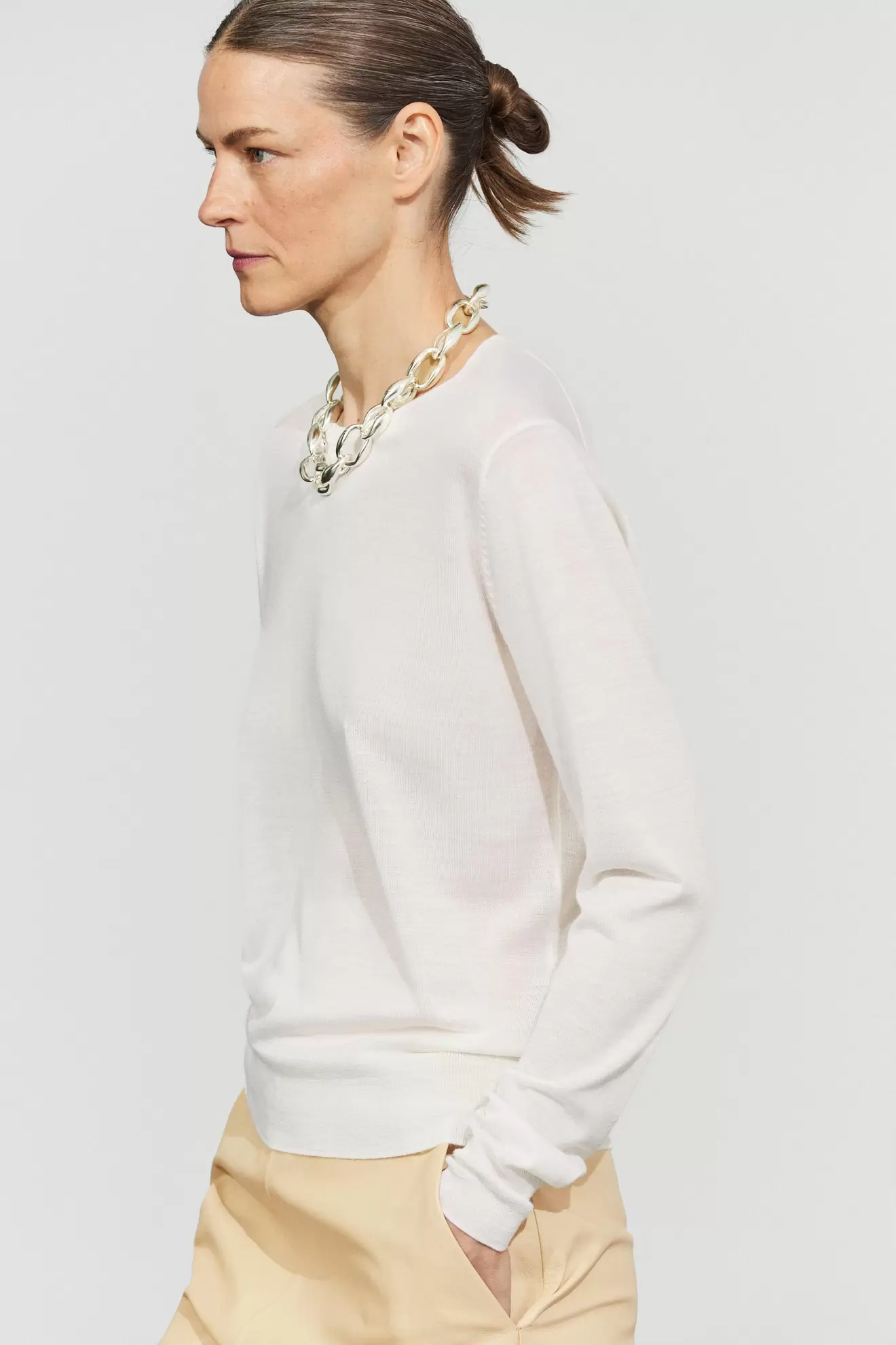 100% wool knit round neck sweater
