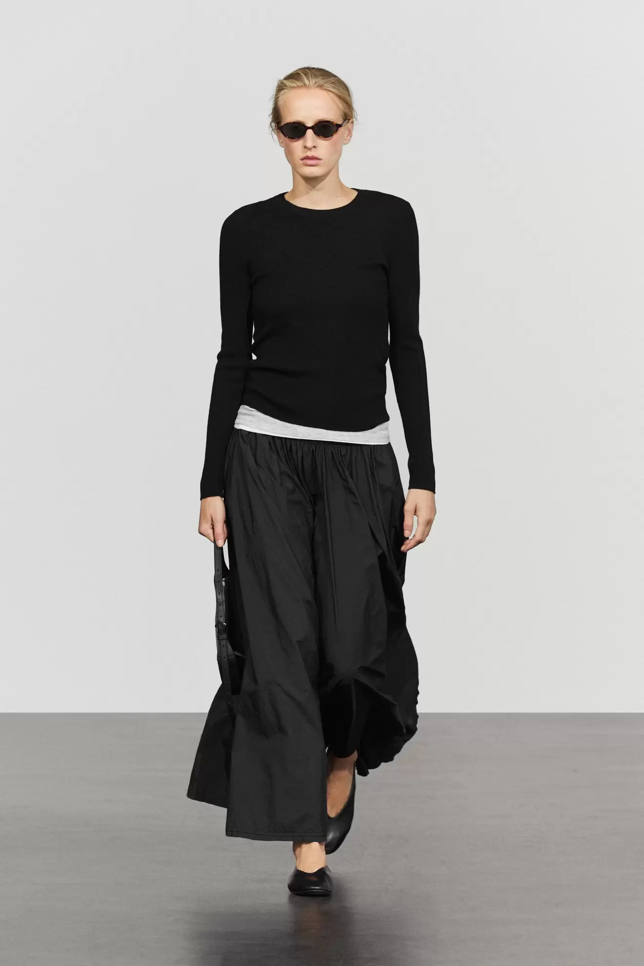 Ribbed knit round neck sweater
