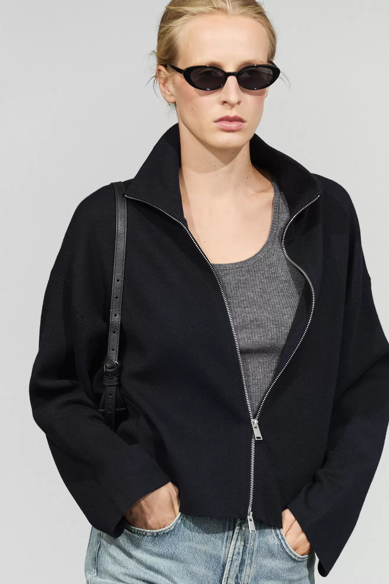 Cotton knit zip-up jacket