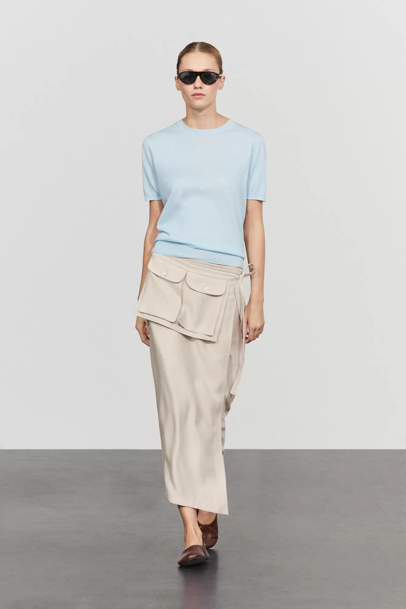 Short-sleeve fine-knit sweater