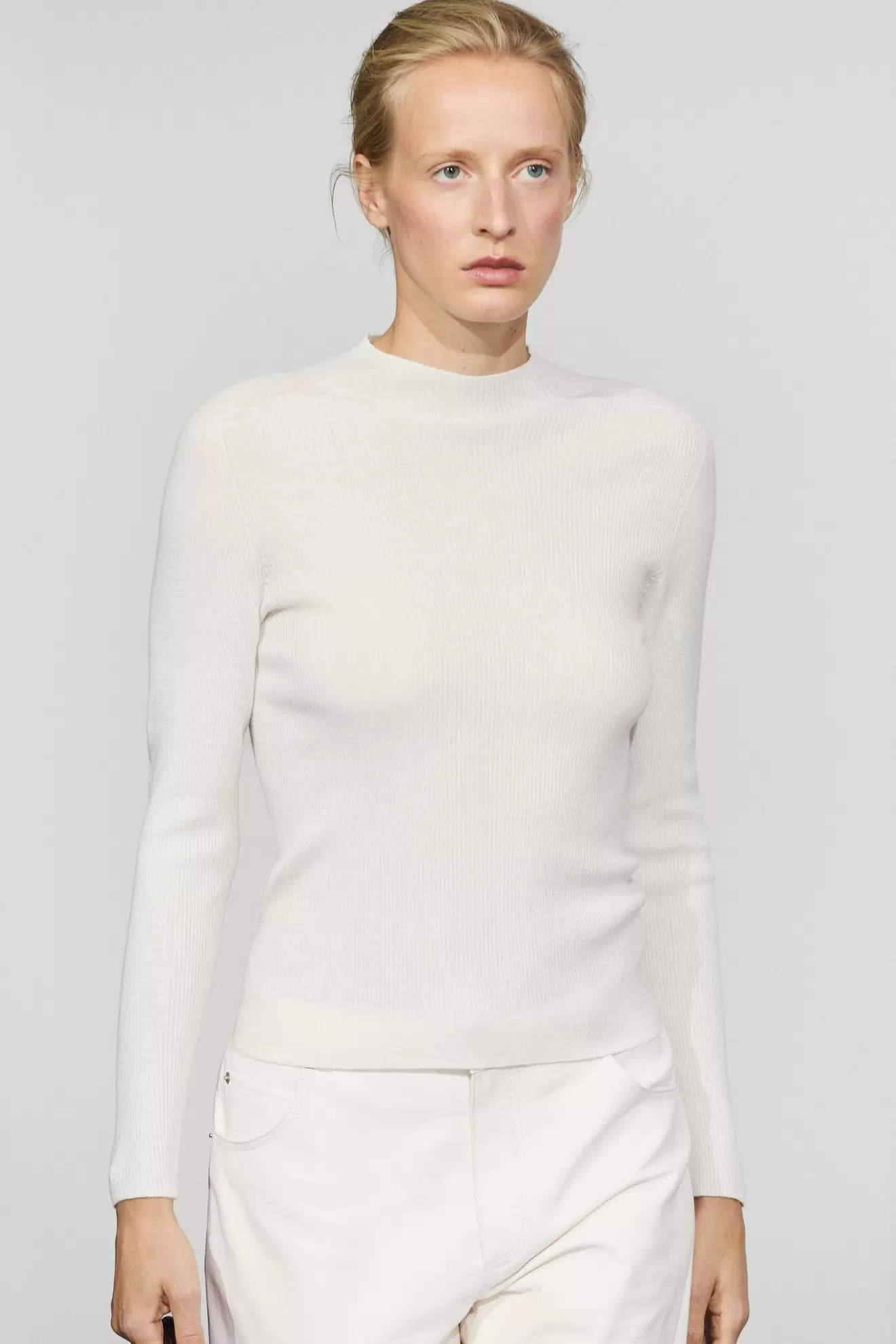 Ribbed knit mock turtleneck sweater