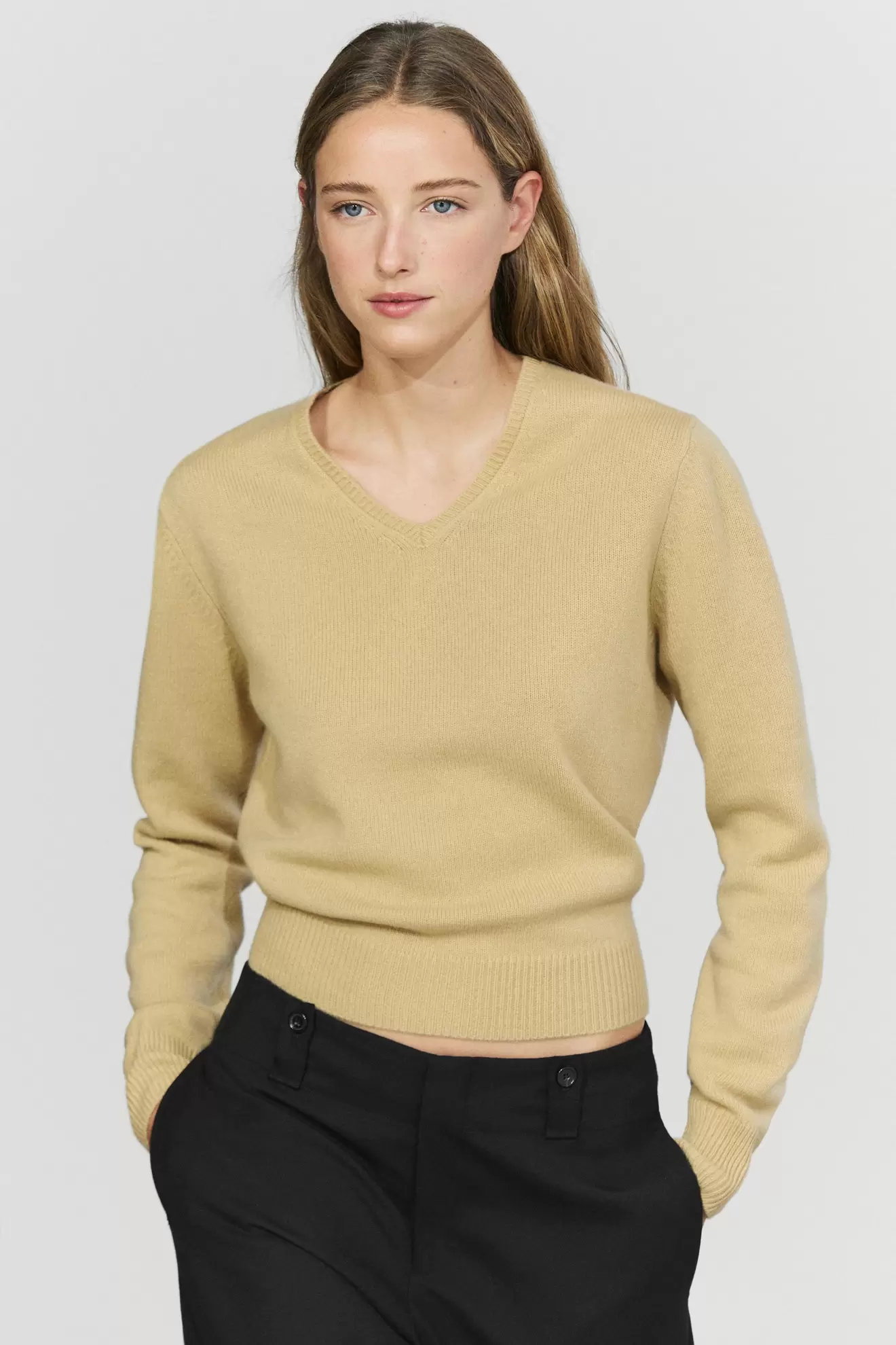 100% wool V-neck knit sweater
