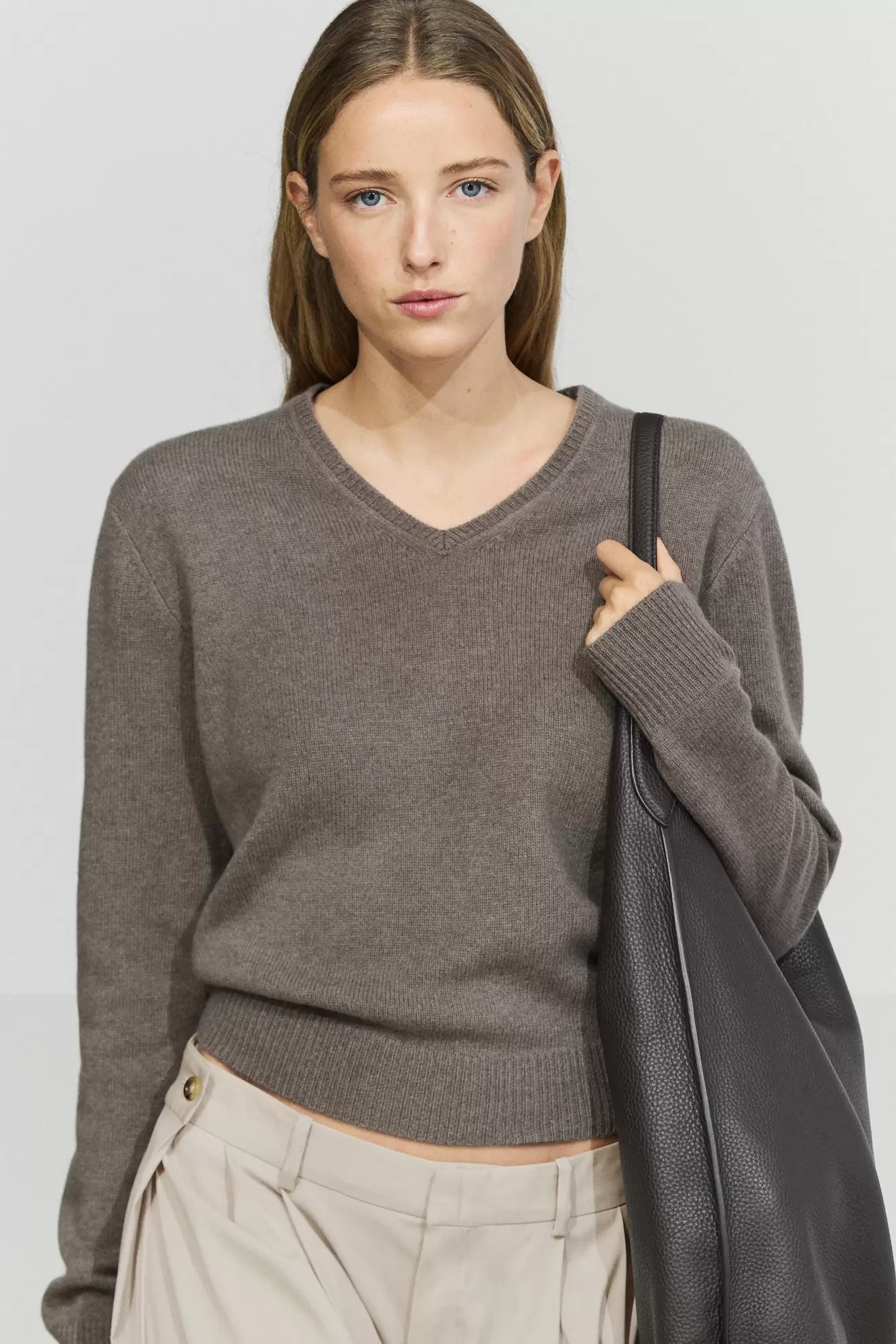 100% wool V-neck knit sweater
