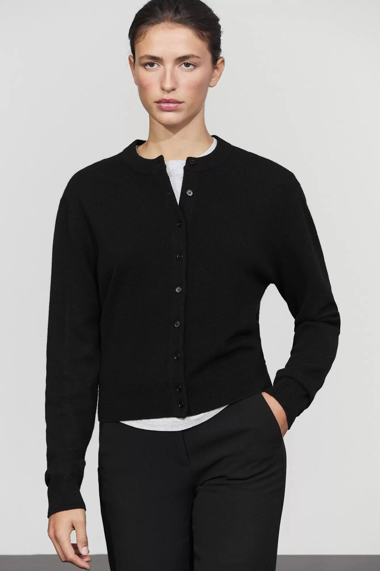 Knit cardigan with button detail