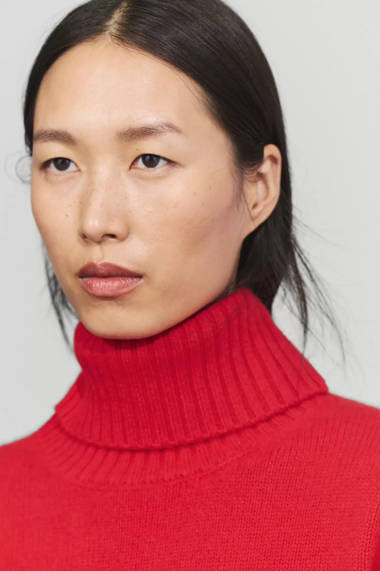 Cropped 100% cashmere knit sweater