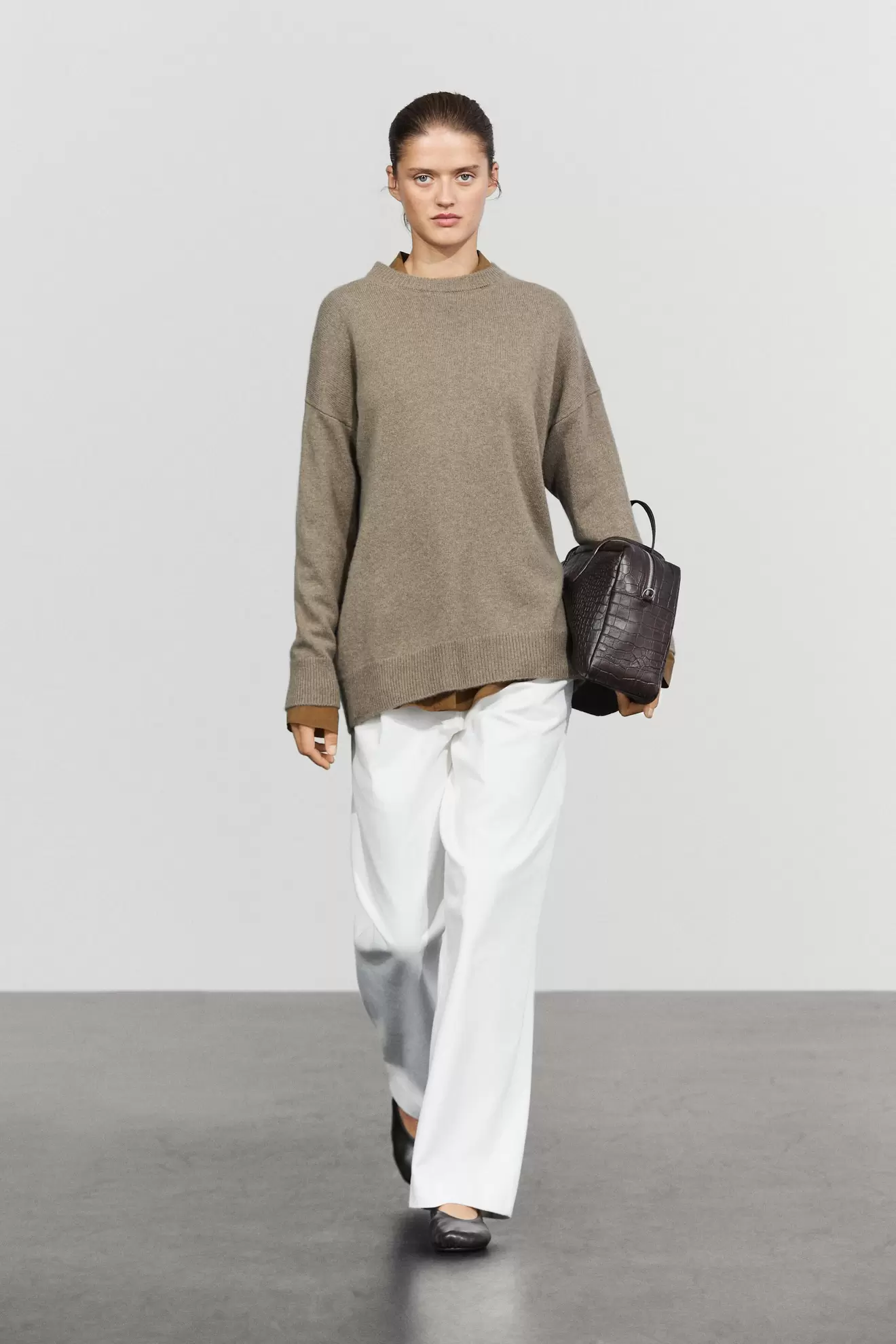 100% cashmere oversize knit sweater