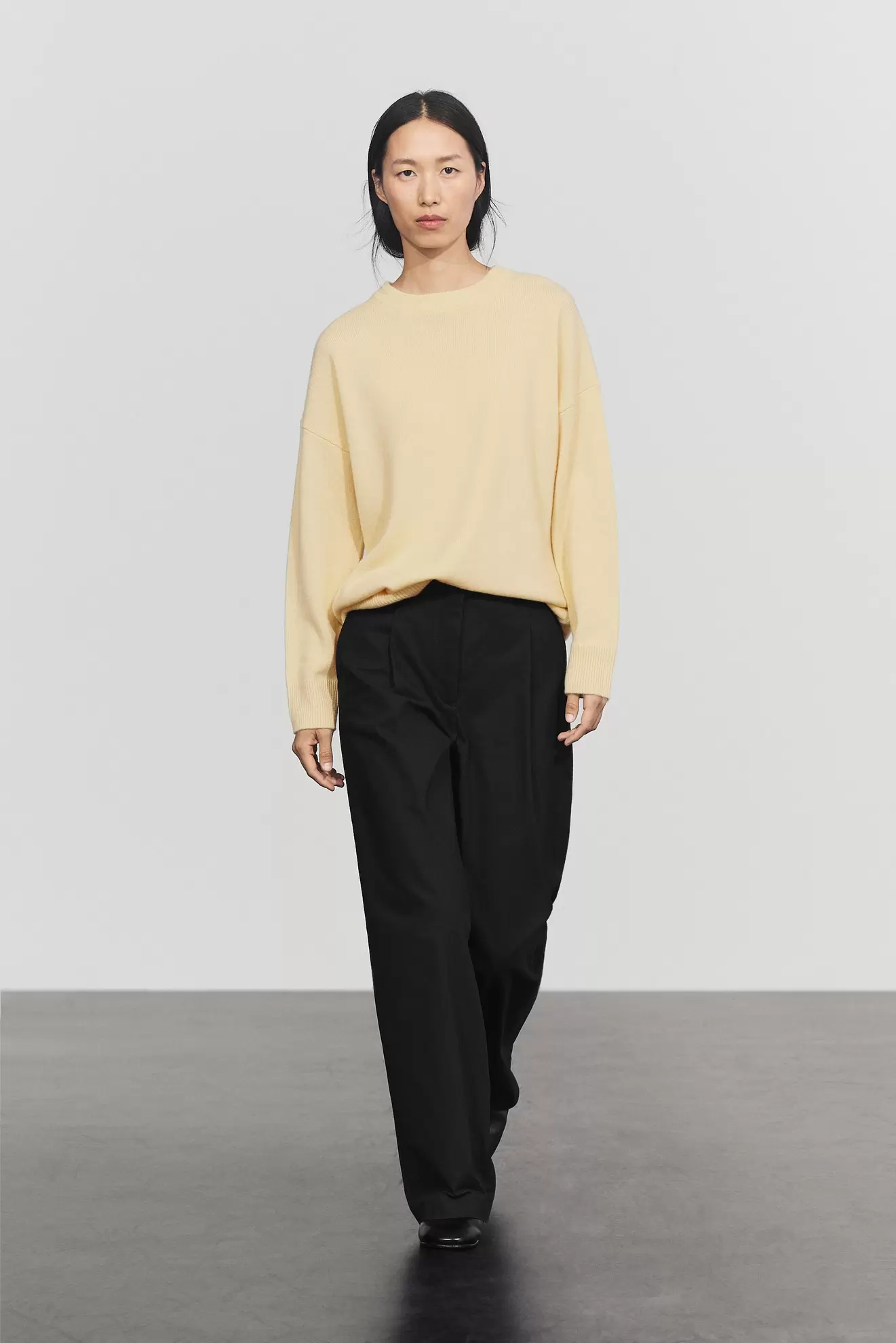 100% cashmere oversize knit sweater