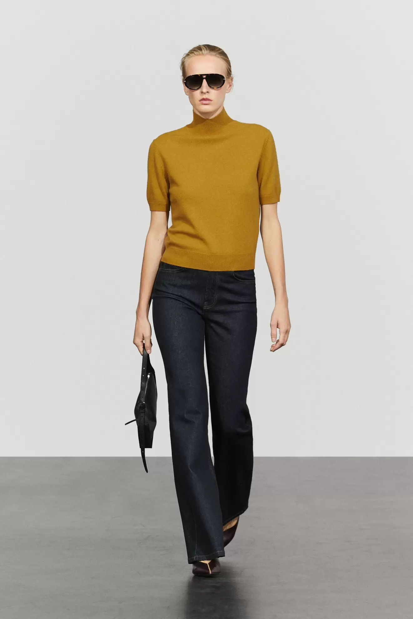 Wool-cashmere blend short sleeve knit sweater