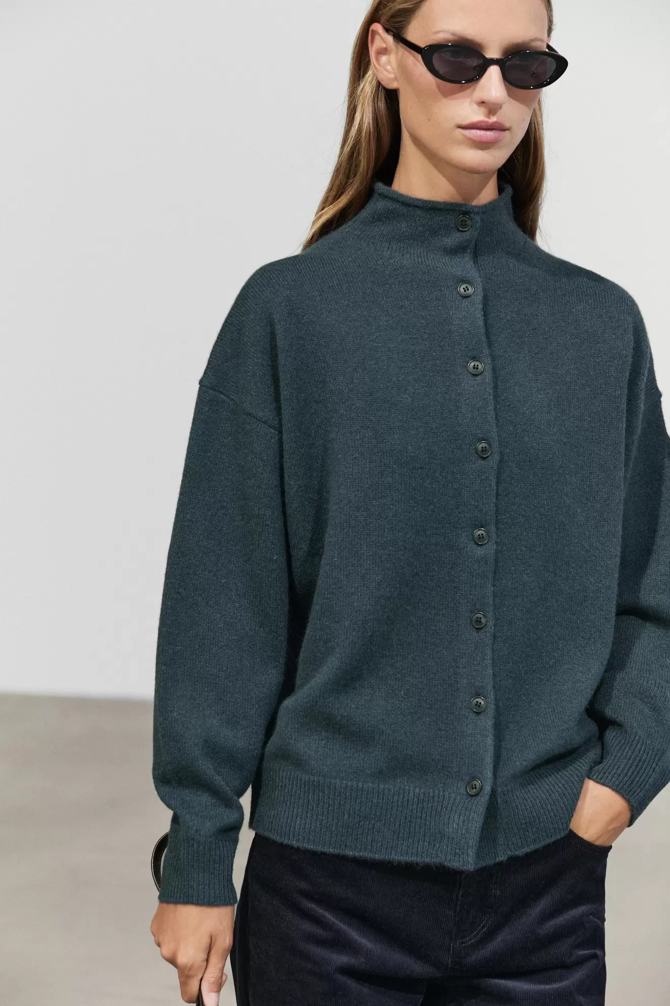 100% cashmere knit cardigan