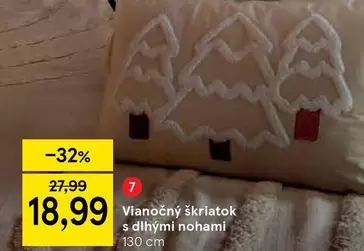 Vianočný škriatok s dlhými nohami