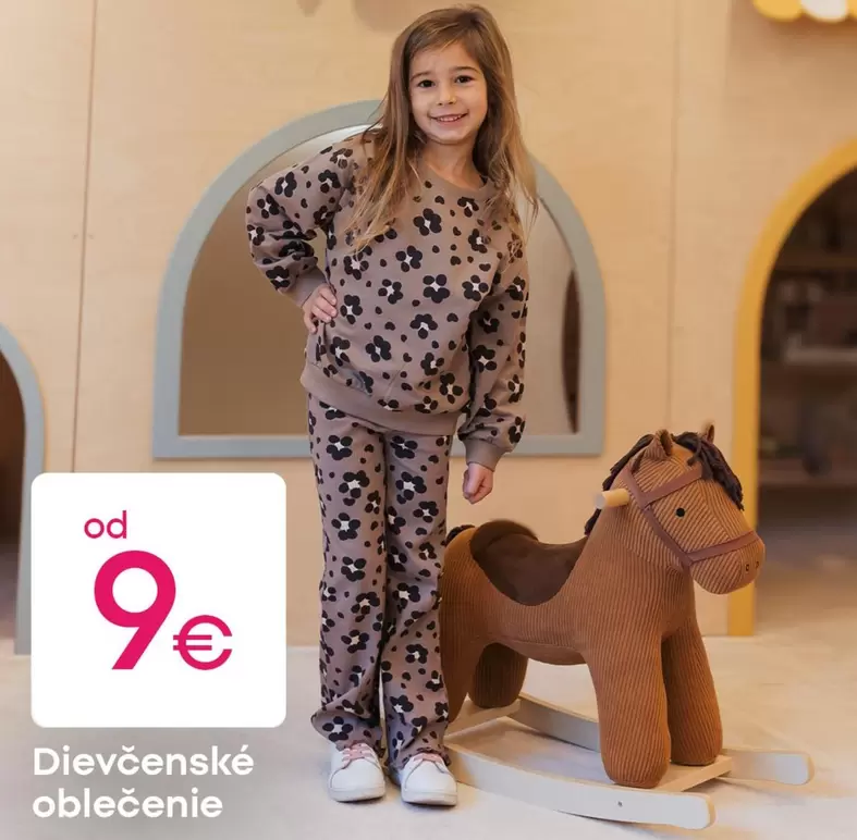 Dievčenské oblečenie