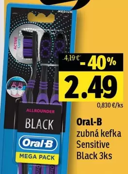zubná kefka Sensitive Black